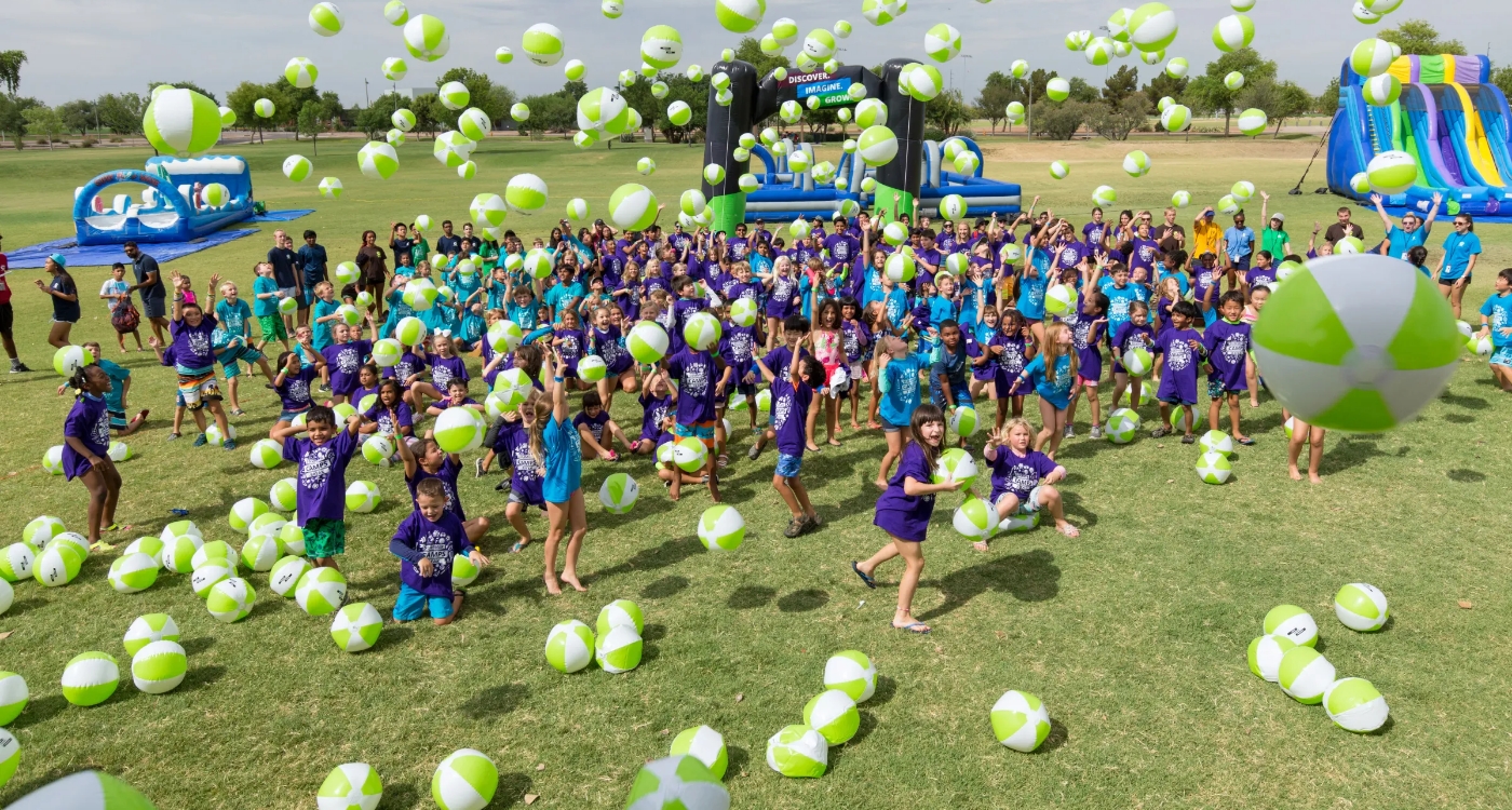 group photo of summer camp at tumbleweed park